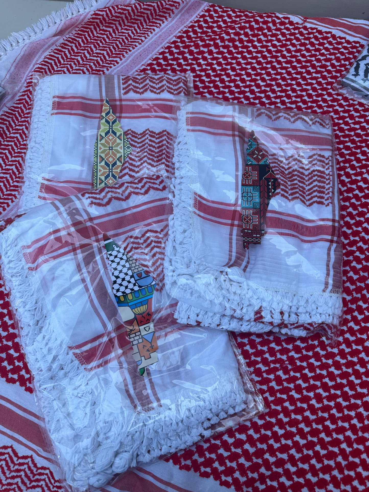 Single Keffiyeh (Vibrant Red or Classic Black)